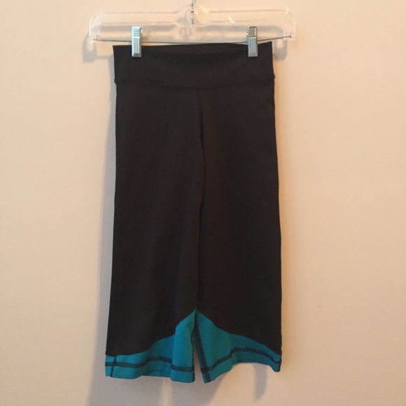 (2 PIECE) Triple Flip Girl's Tank & Capris Size 3 - Picture 3 of 3